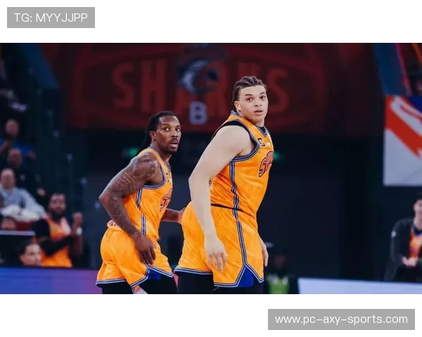 CBA北控队与上海队激战正酣谁能在这场对决中笑到最后