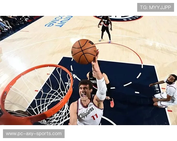 布鲁克洛佩斯：从NBA巨星到篮球战术的领航者